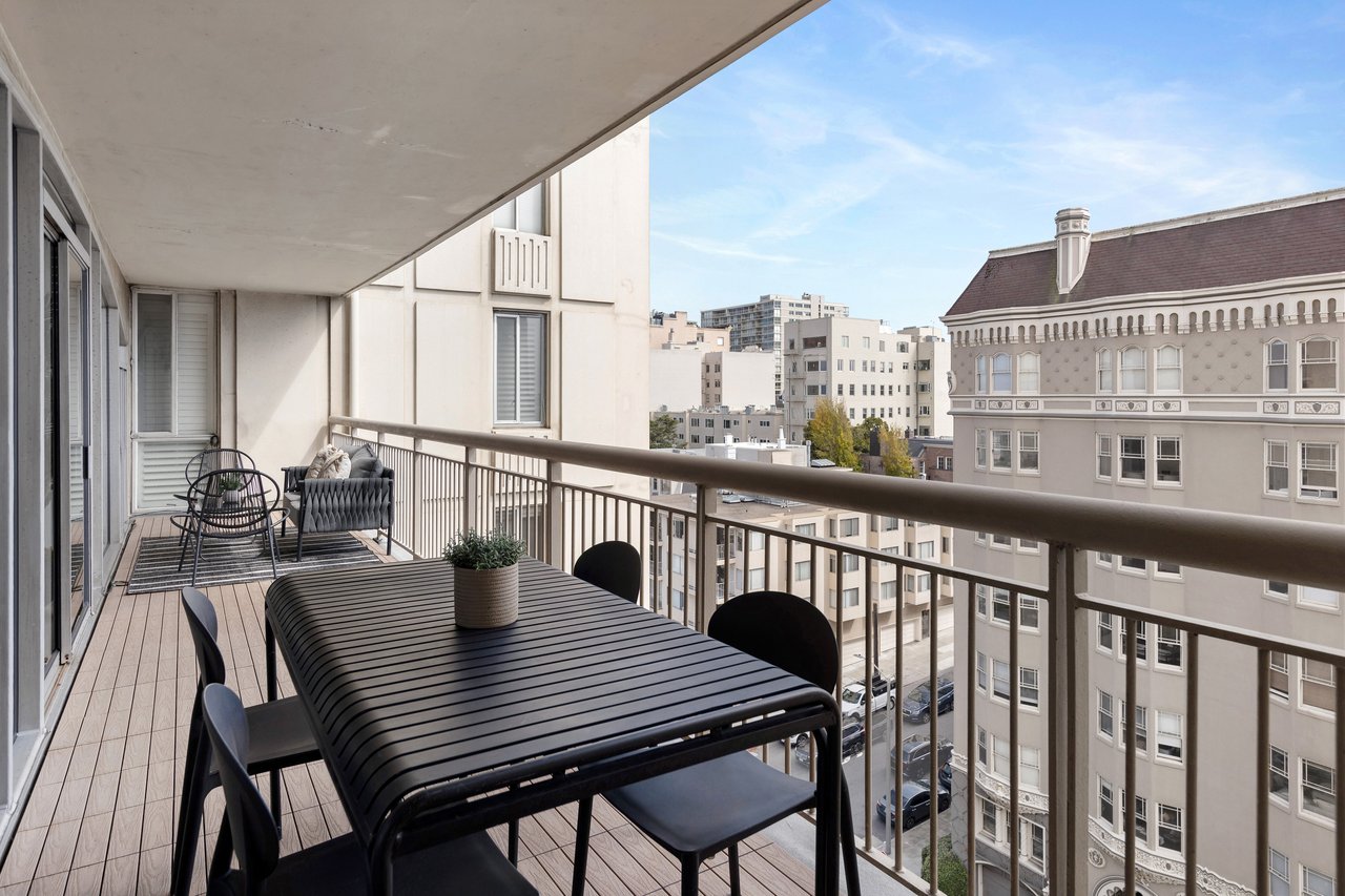 Contemporary Pacific Heights 1 Bedroom + Den