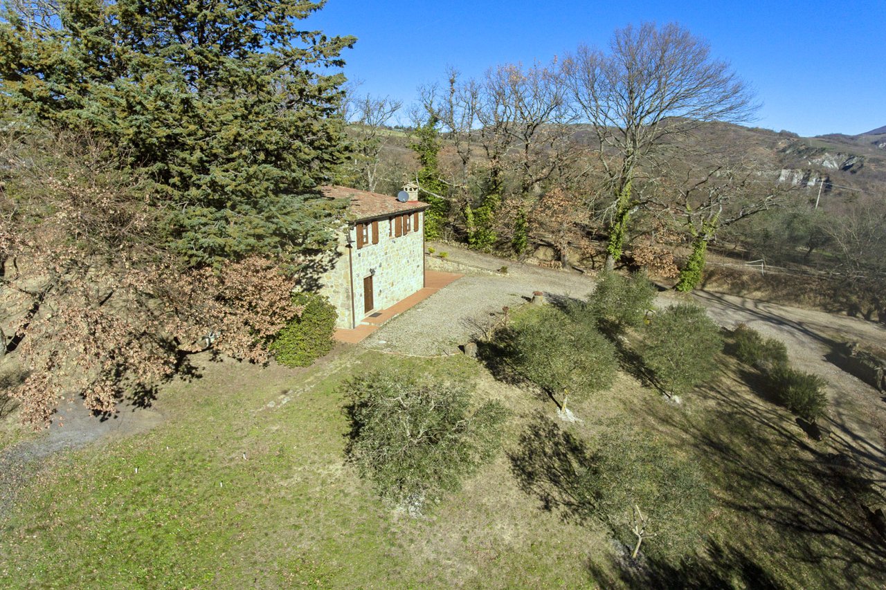 A Charming Stone Farmhouse for Sale in Radicofani
