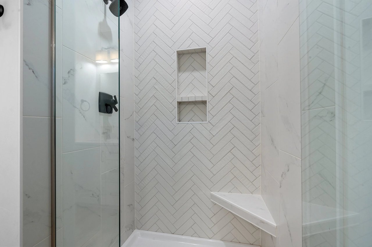 Ellis Hills - Howard Condo