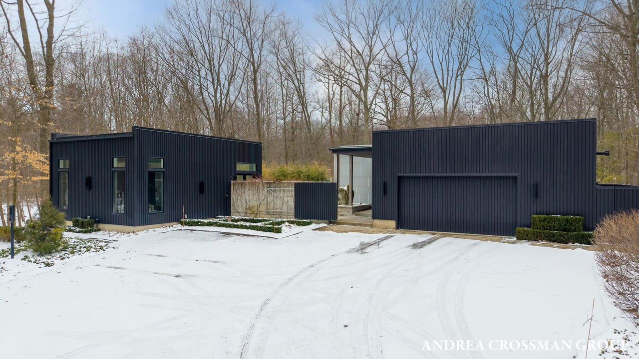 6919 Bendemeer Drive