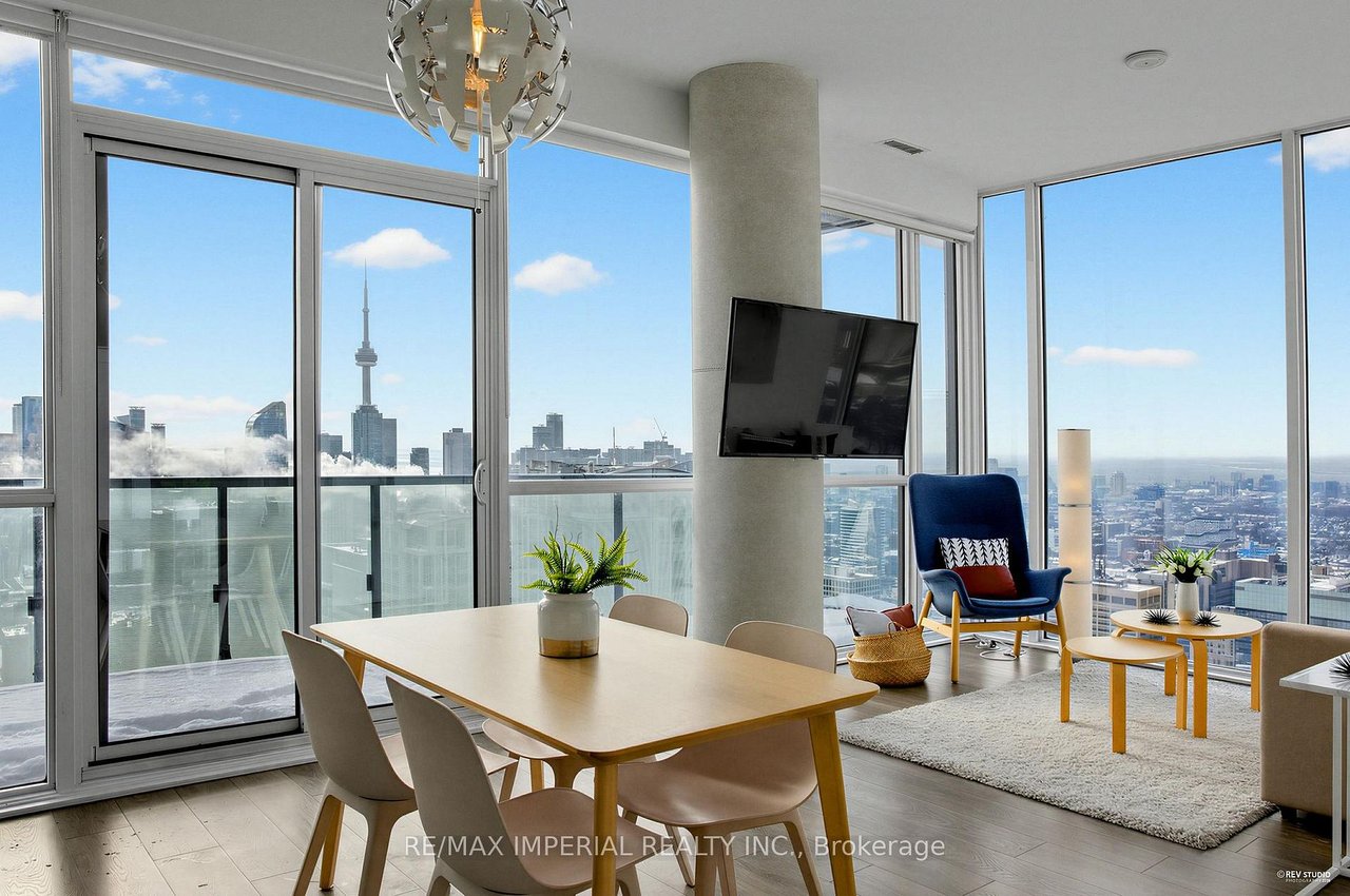 LUXURY SOUTHWEST PENTHOUSE