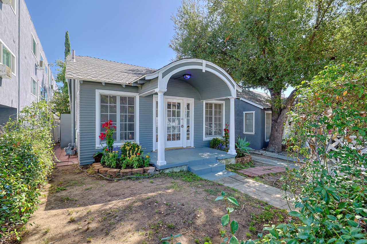 512 E Tujunga Ave
