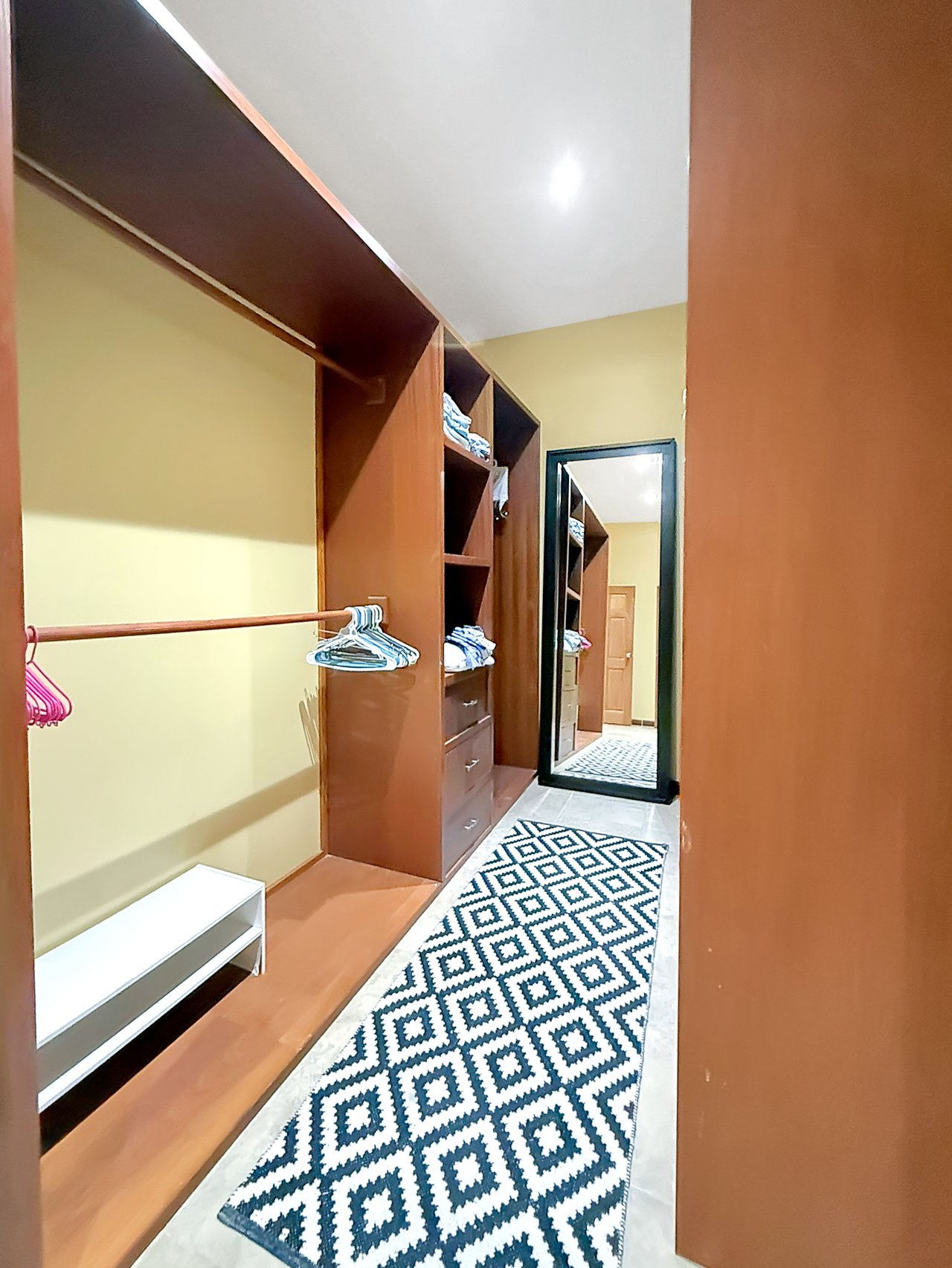 1039 Spooners Estate 3 Bedroom Apartment