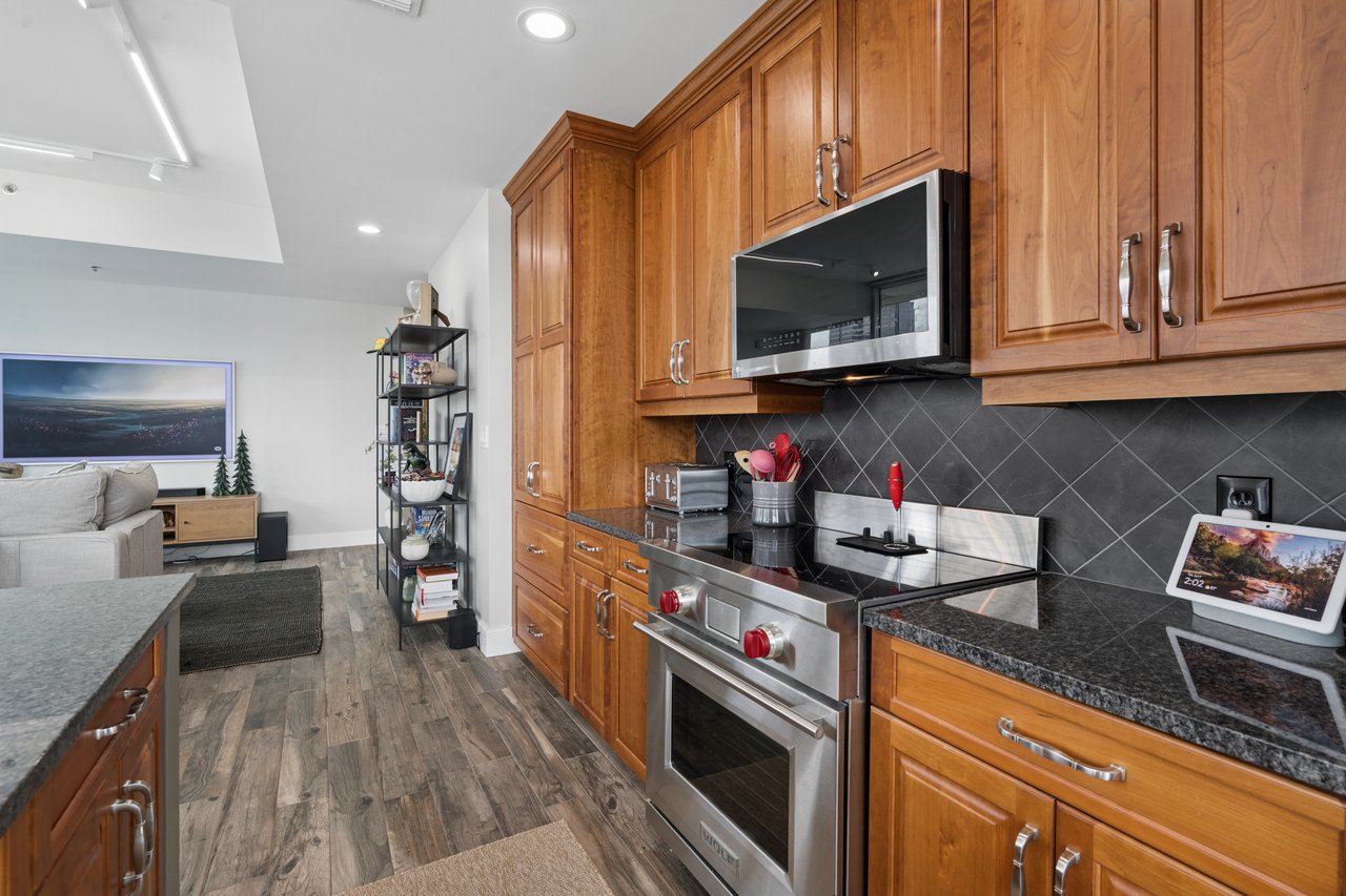 1080 Peachtree Street NE Unit 1711