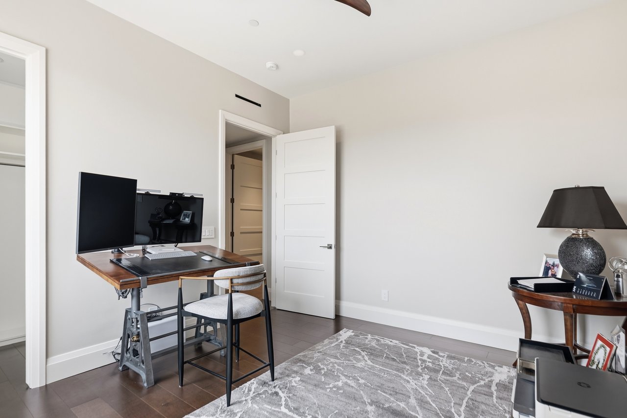 6180 N LAS BRISAS Drive