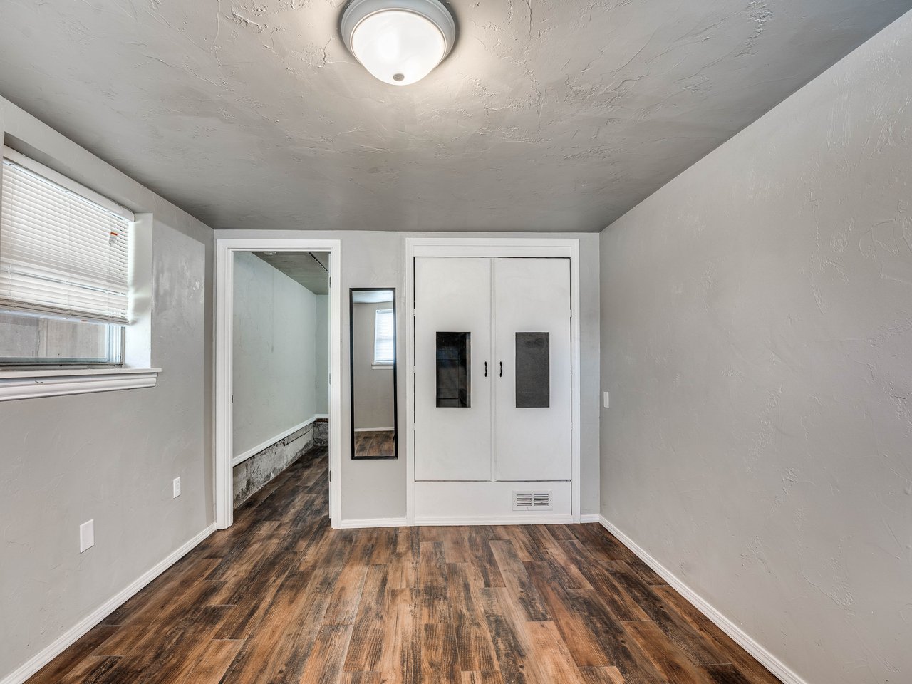 1313 Laverne