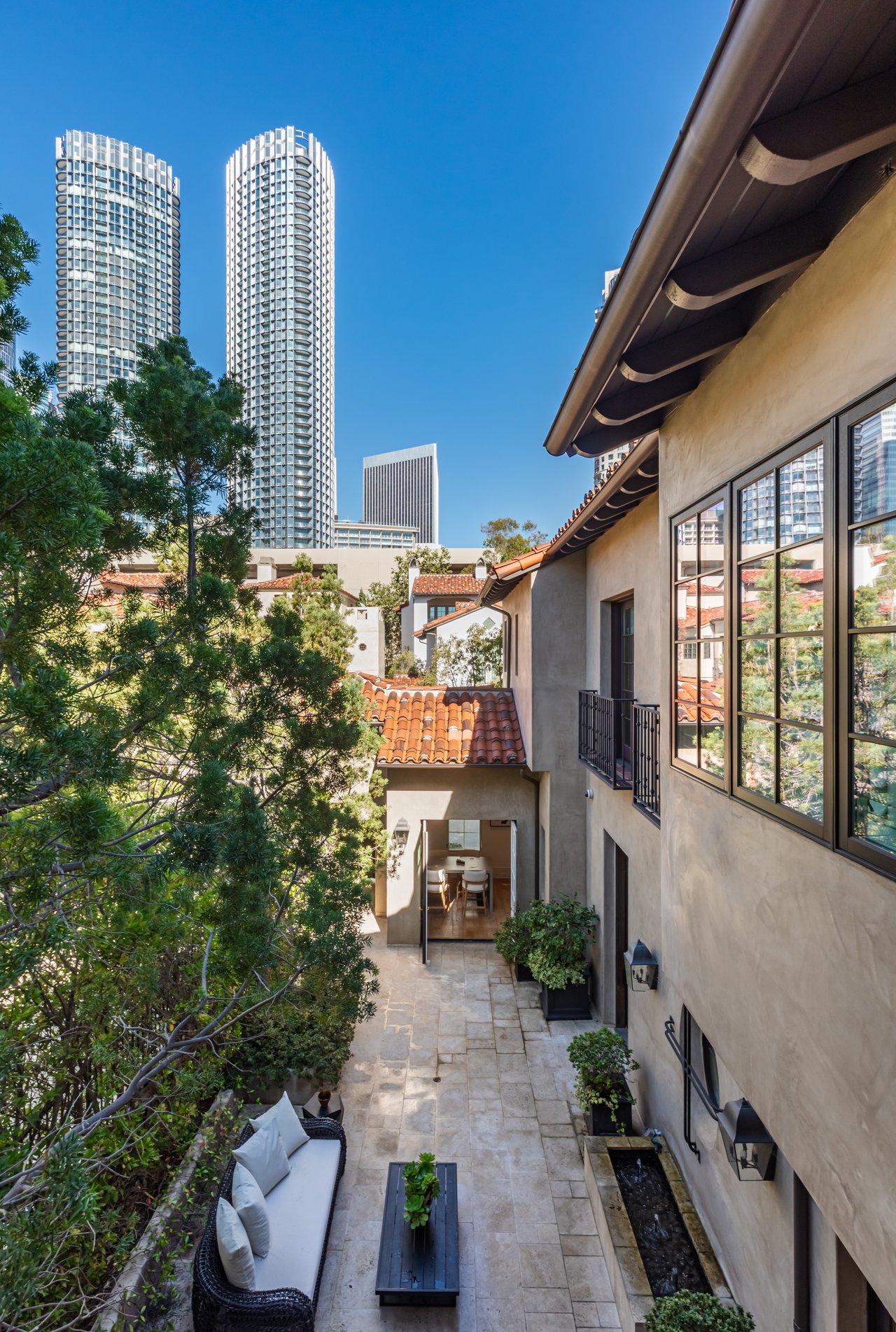 10210 Century Woods Dr, Century City