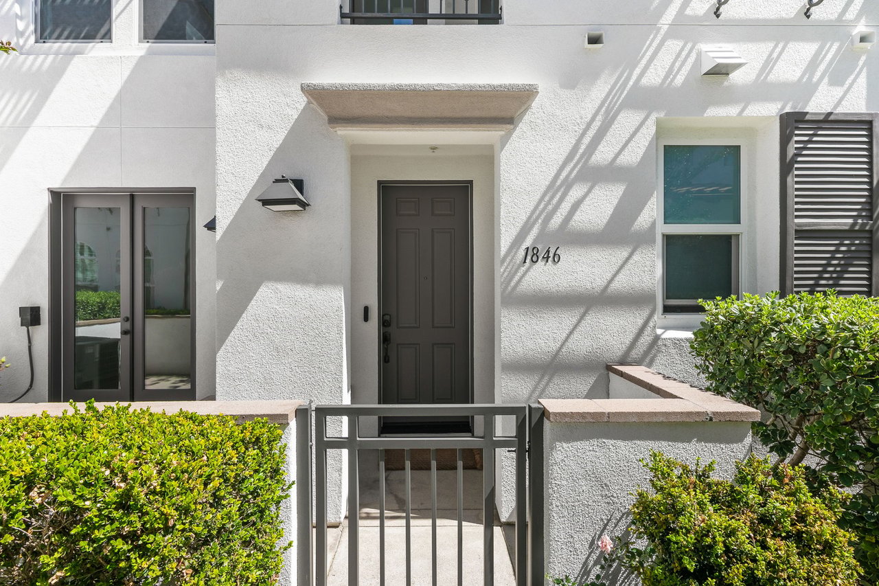 1846 Cliff Swallow Ln