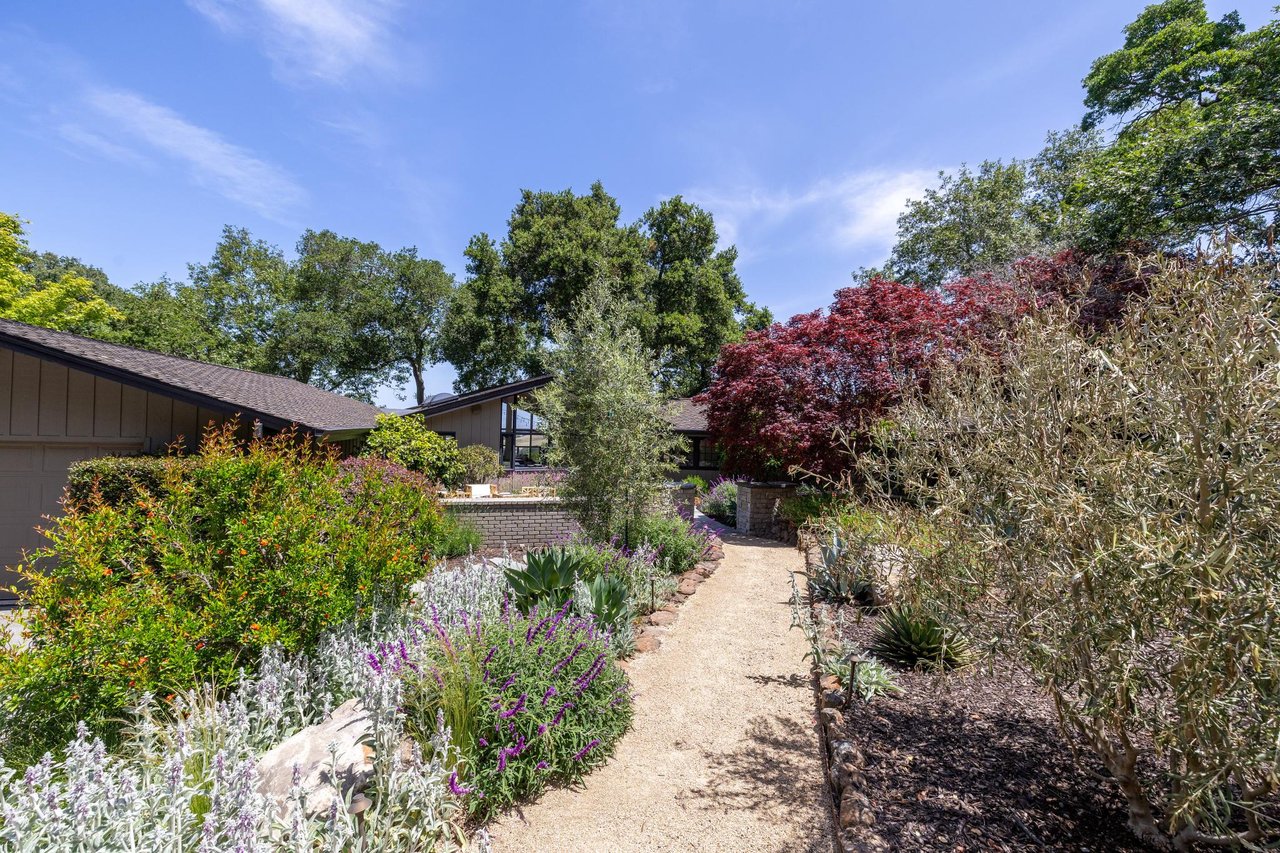 138 Bolivar LN