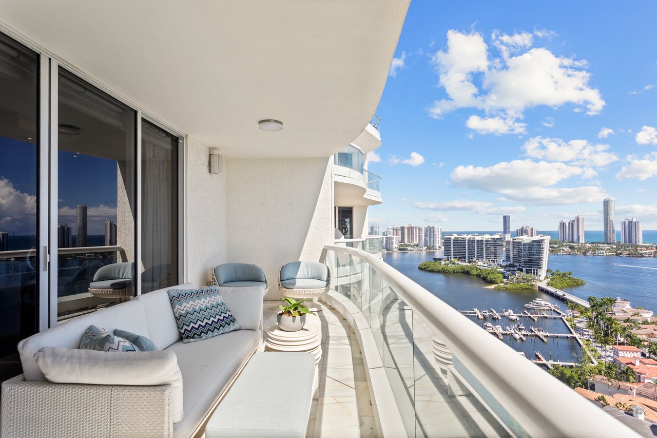 6000 Island Blvd # 2507