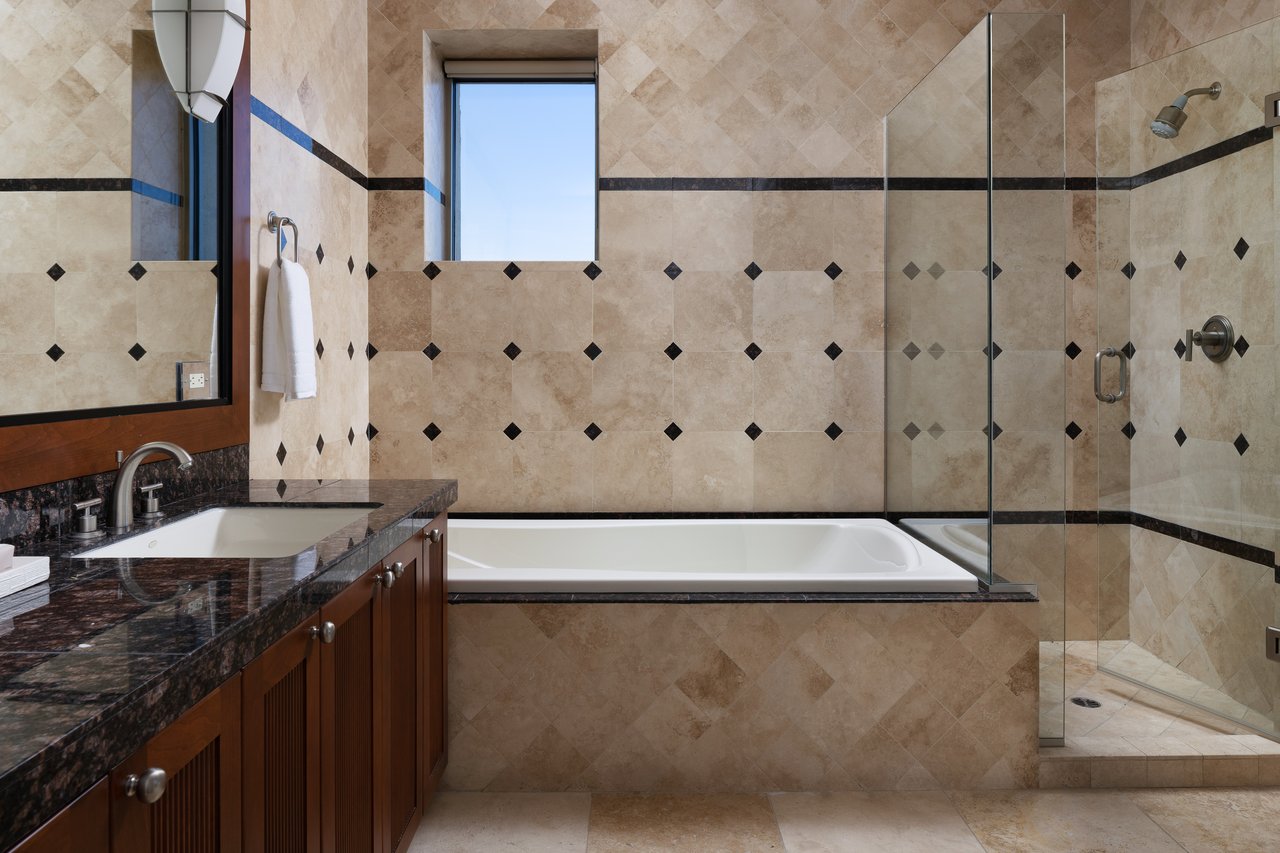 2402 E ESPLANADE Lane 1001