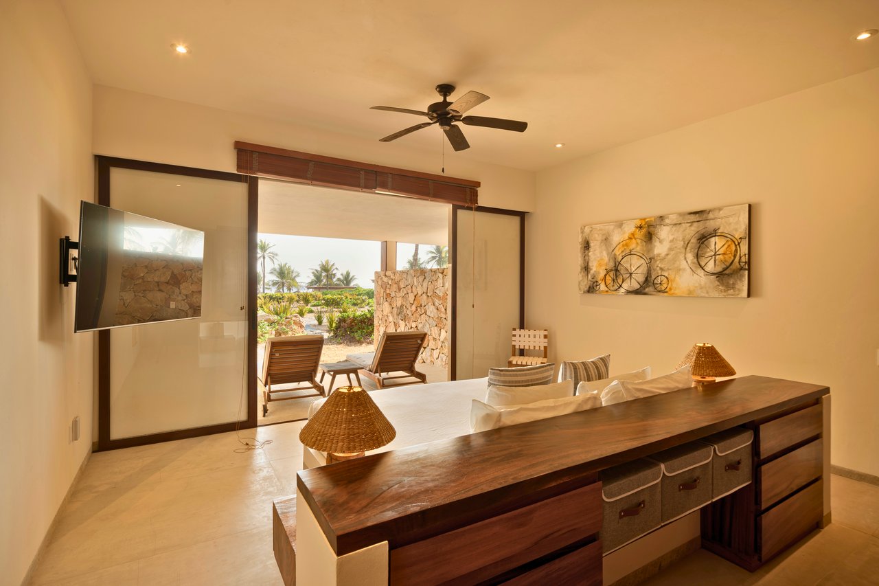 Marea Beachfront Villas H43
