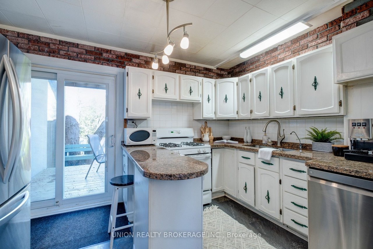 223 Victoria Park Ave