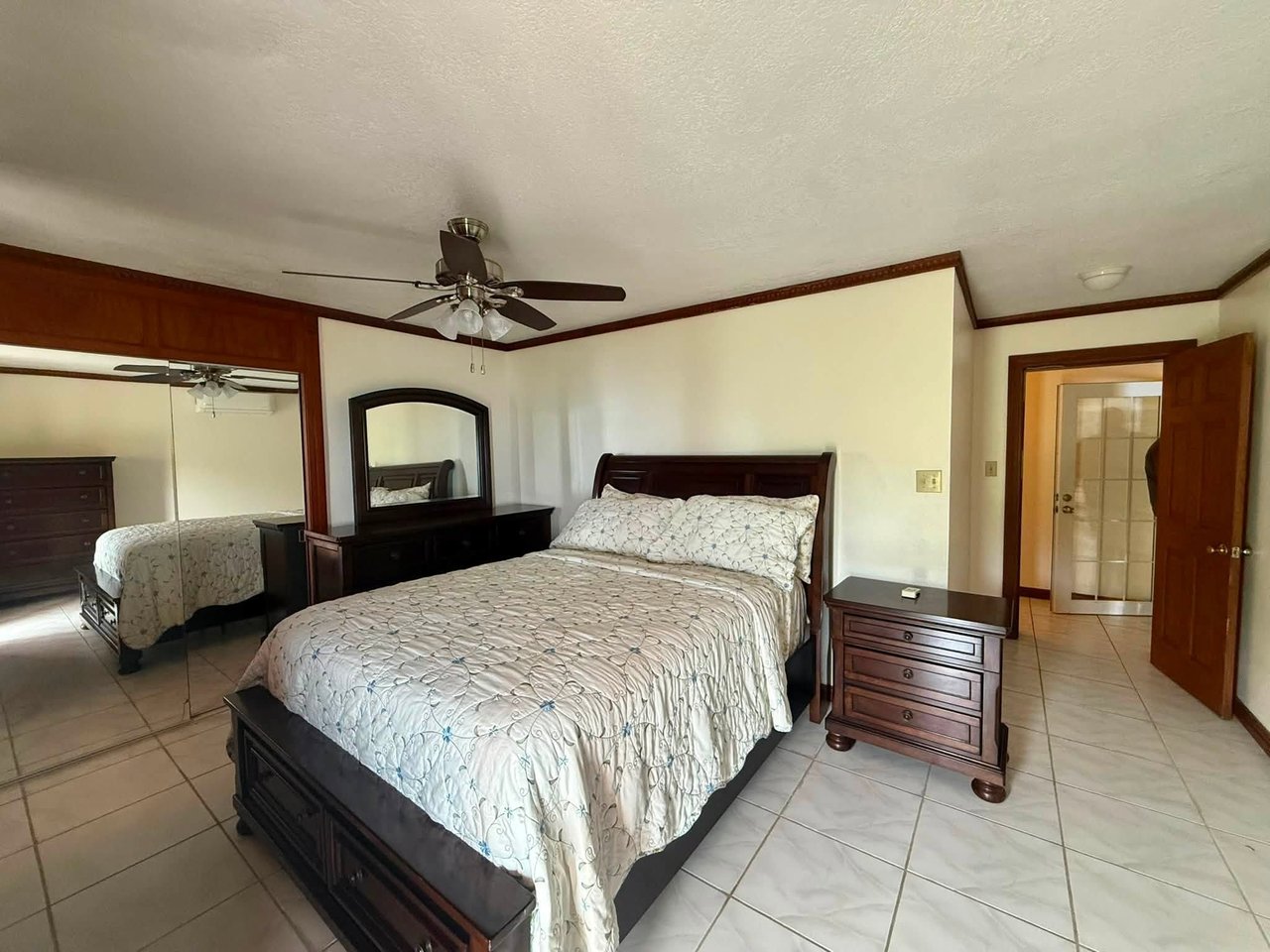 1152 Mount Healthy 3 Bedroom Apartment