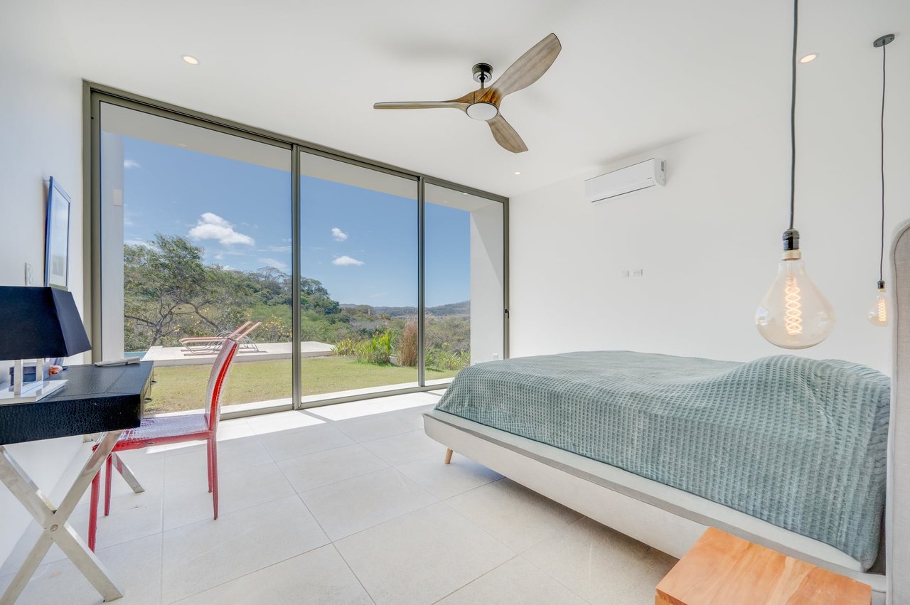 Finca Hermosa | Modern 3BR Luxury Villa with Infinity Pool in Exclusive Finca Panama Community