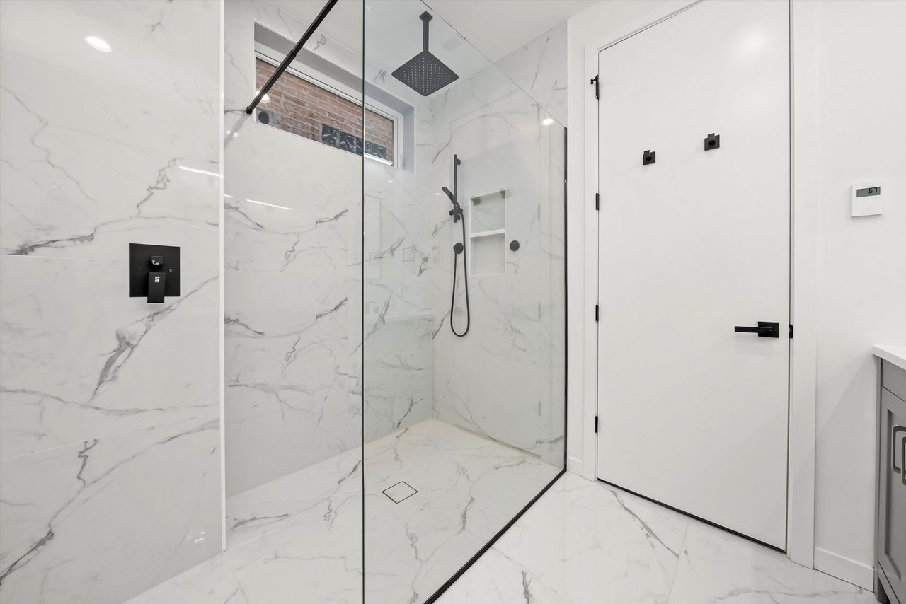 5824 N Lincoln Ave Chicago, IL 60659