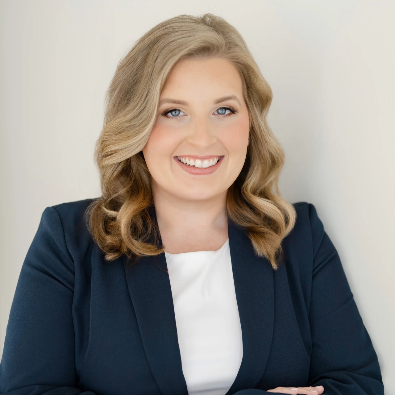 Laura Francis Saint Simons Island, GA Real Estate Agent Headshot