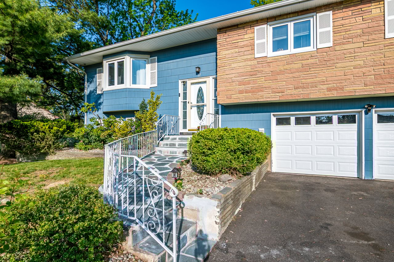 12 Sherry Rd