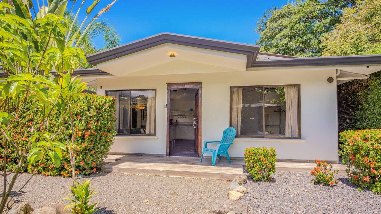 Tropical 3-Cabin Home with Pool and Gardens in the Heart of Uvita