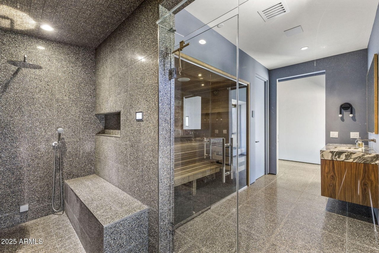 3700 E CAMINO SIN NOMBRE