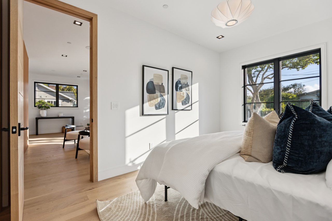 10 Channing Rd, Burlingame