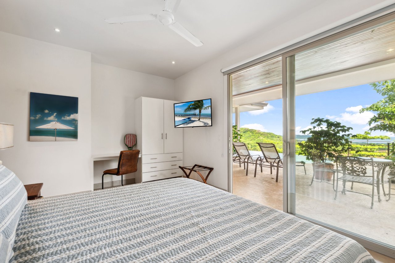 Casa Pickle on the Hill | Spacious Private Estate with Pickleball Court, Mature Gardens & Independent Guest Apartment