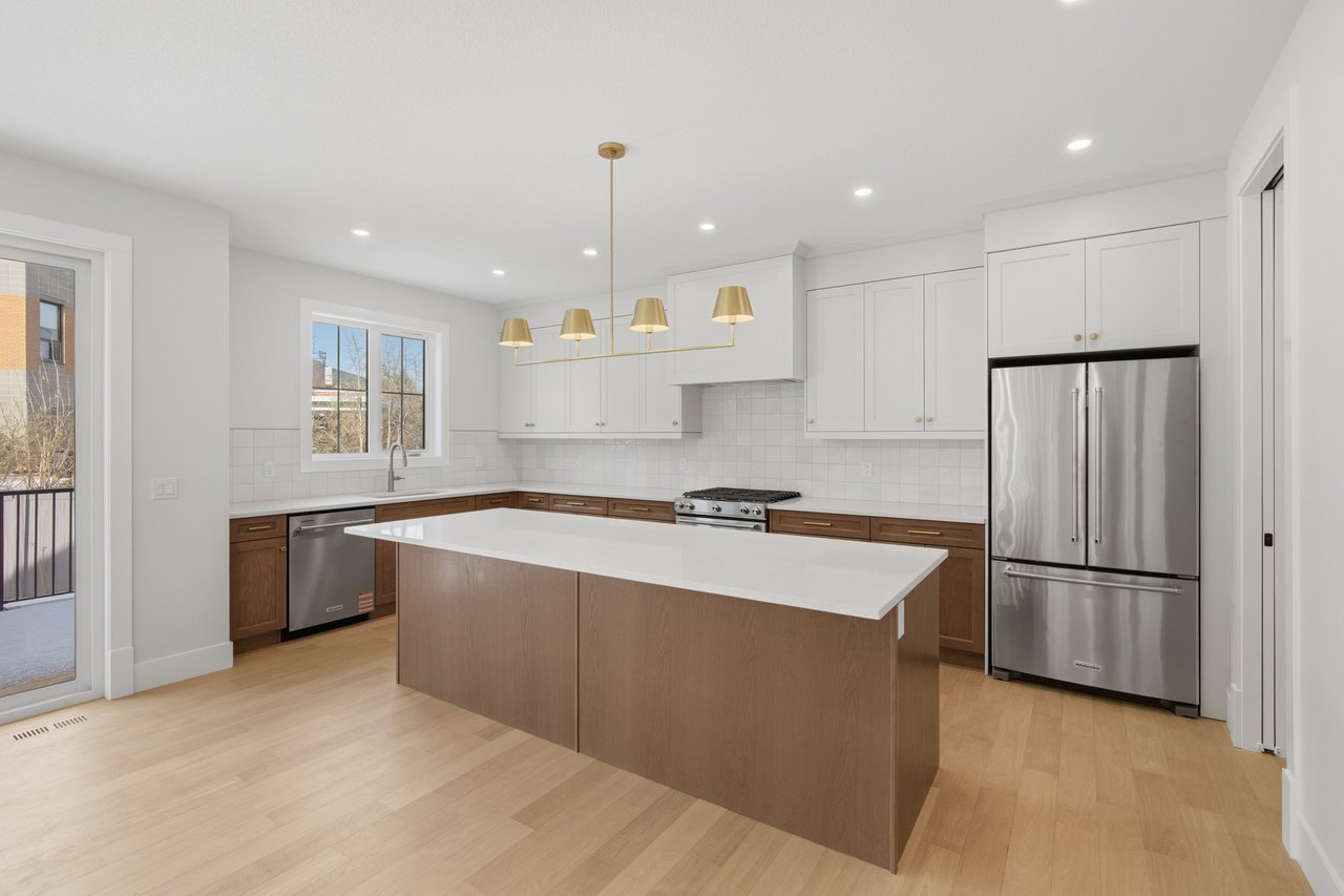 378 Bessborough Drive SW