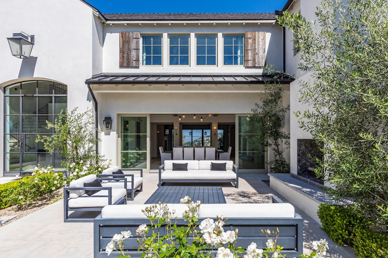 11951 Pinnacle Pl, Beverly Hills