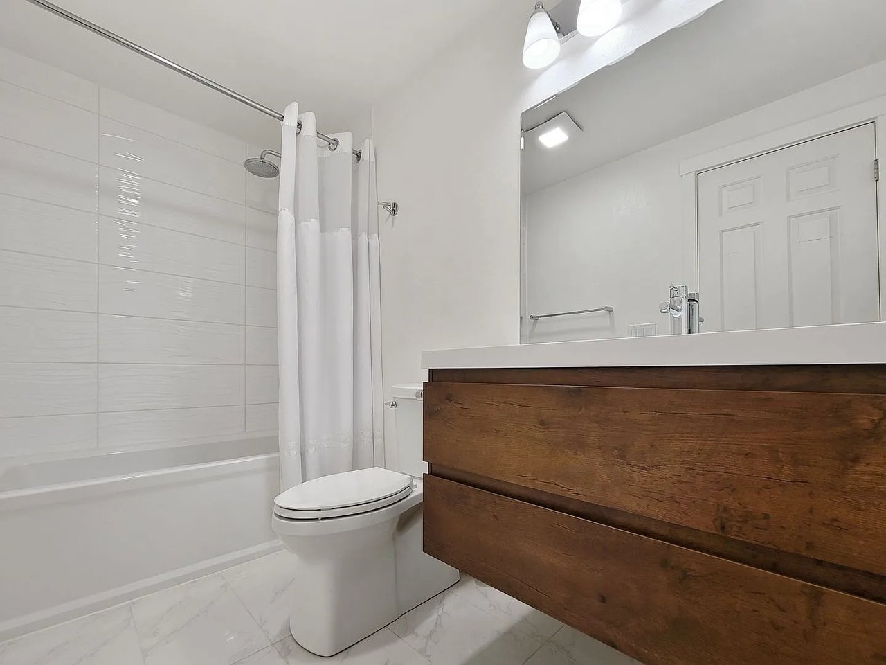 9838 NE 122nd St APT Q201