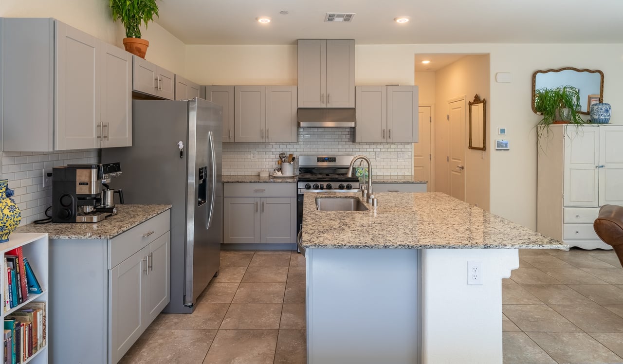 10983 Cambridge Lakes Ave