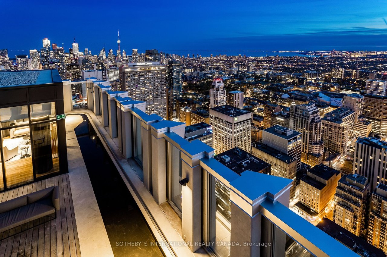 LUXURY SUITE IN YORKVILLE 