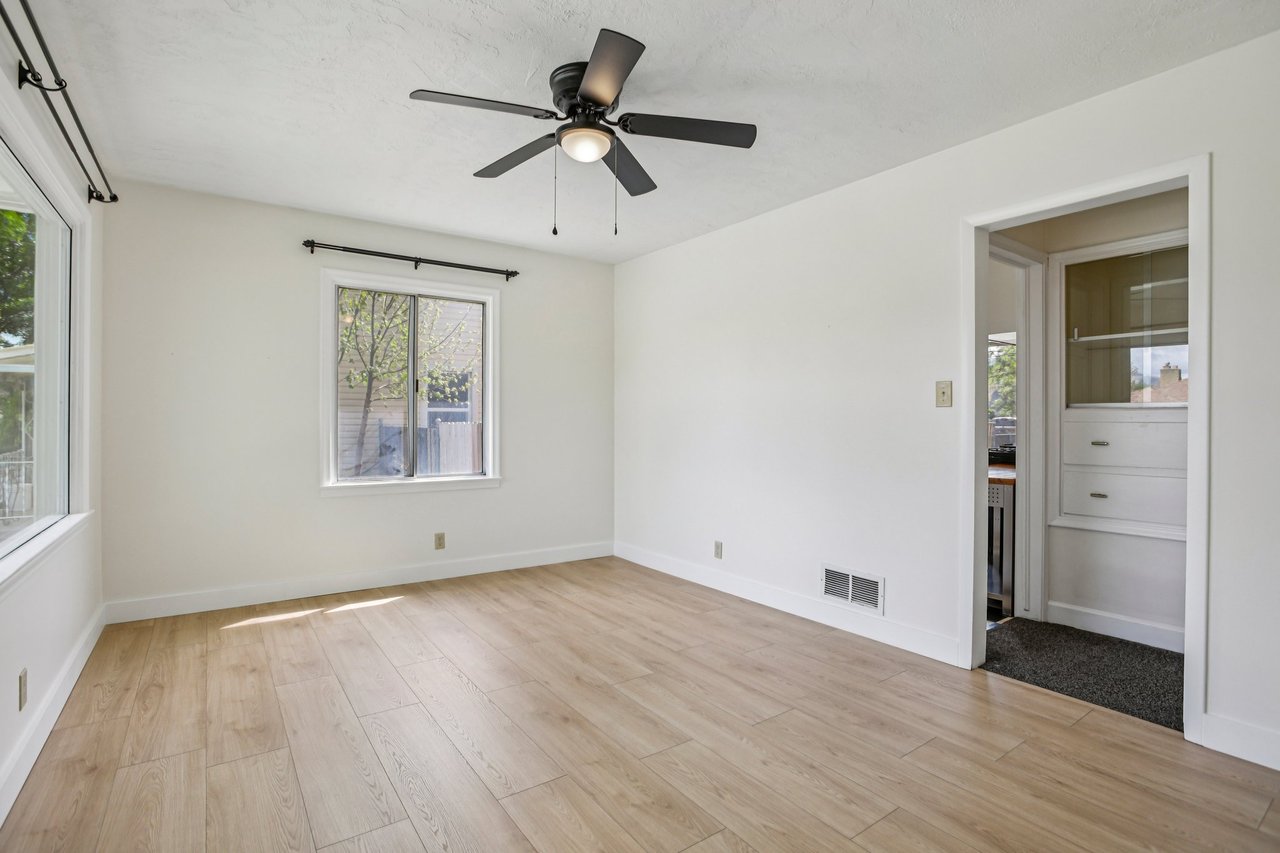 849 W Montague Ave