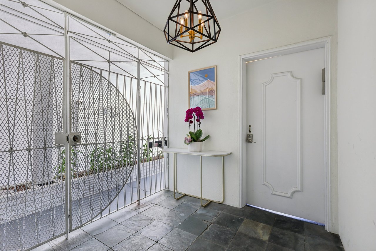 930 Elizabeth St #1