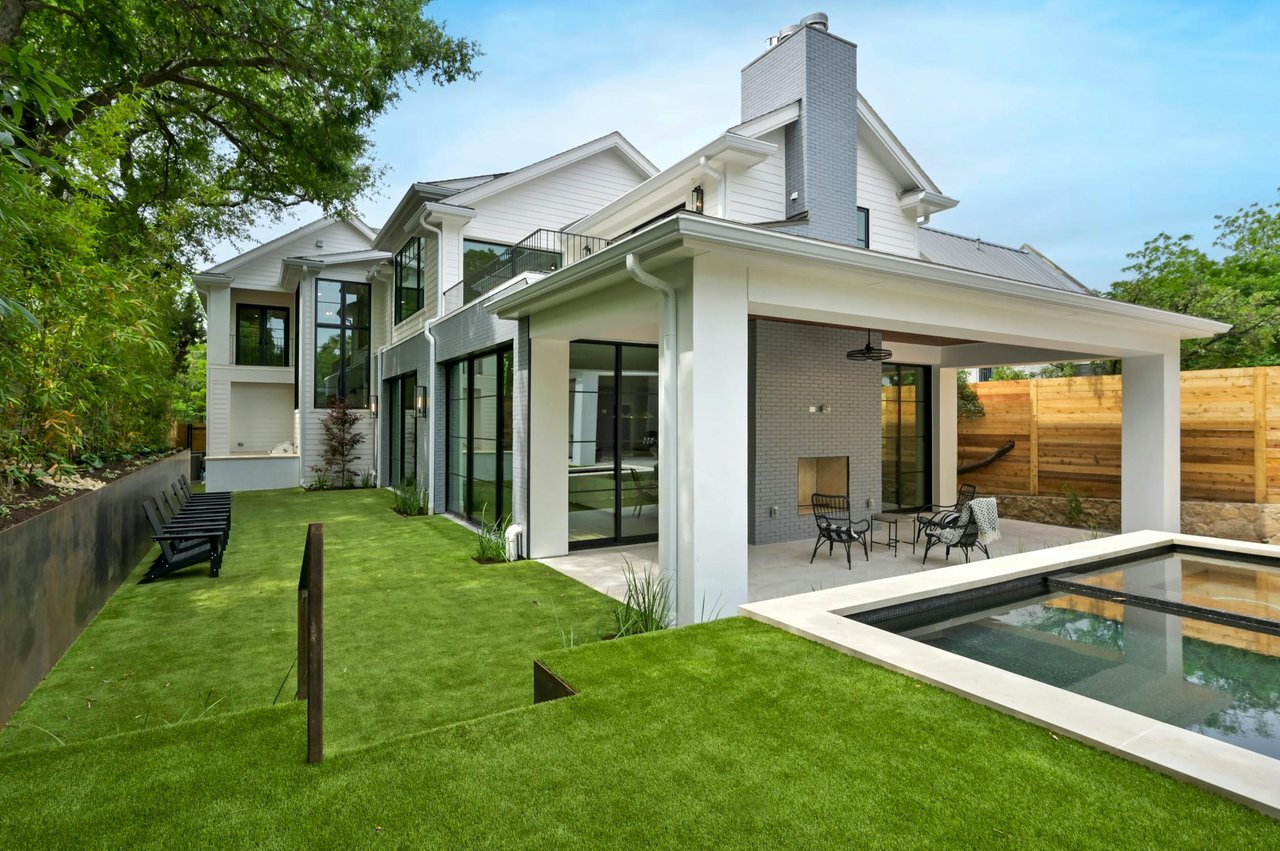 2400 Bridle Path