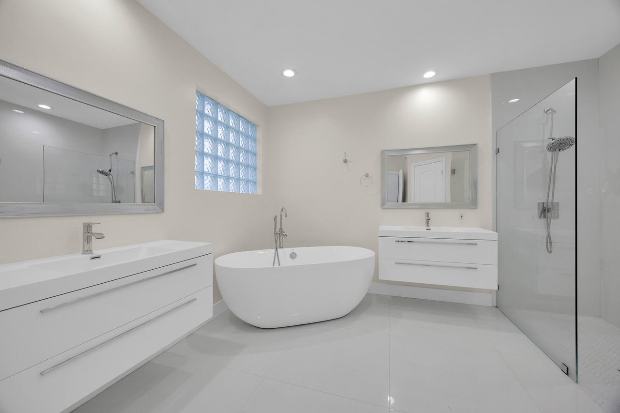 Just Listed at Costa Verde in Doral