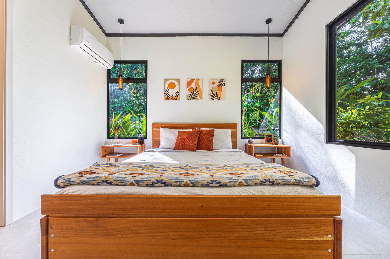 Contemporary Mountain View Villa – 5 Minutes to Playa Dominical