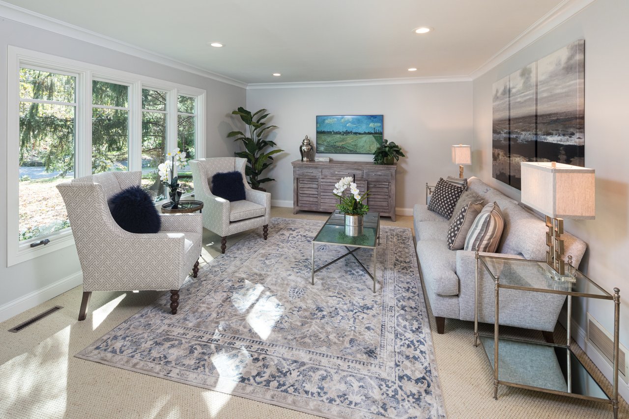 19670 Hillside Street | Deephaven