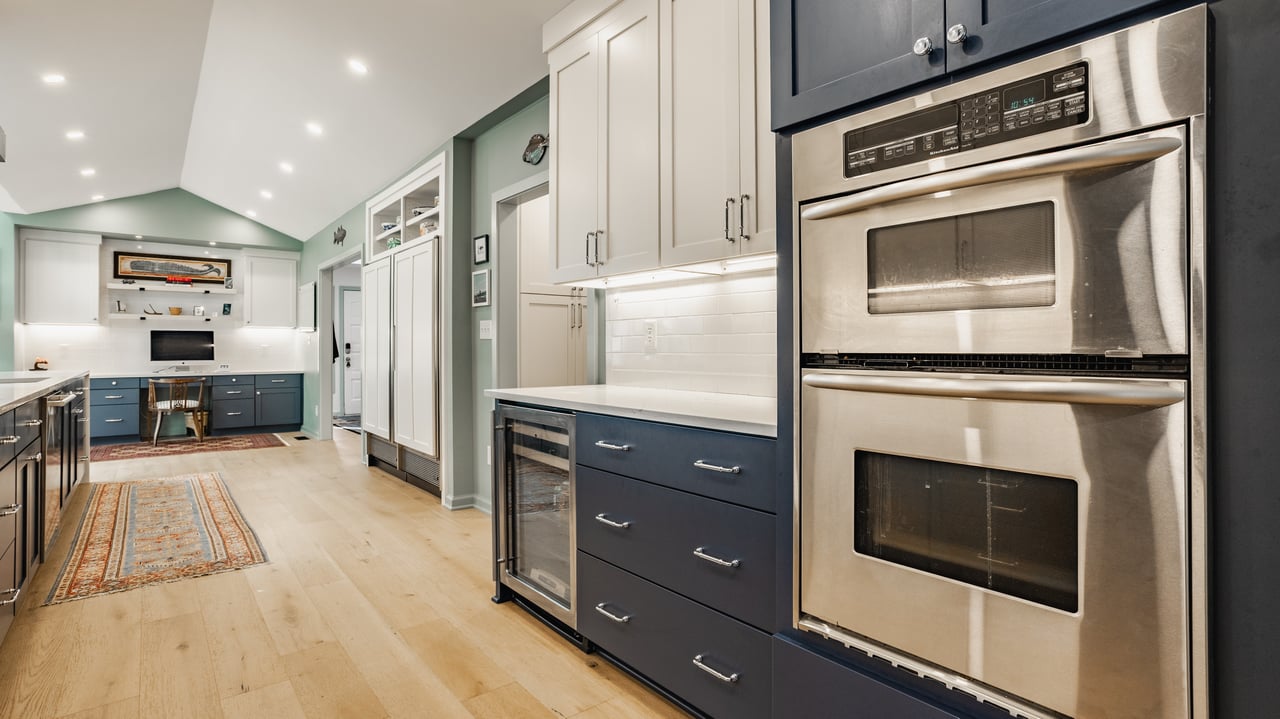 8045 Broadway Street