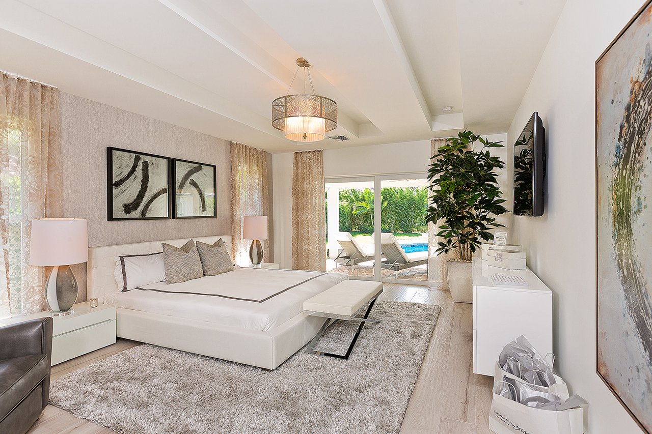 2367 Queen Palm Road