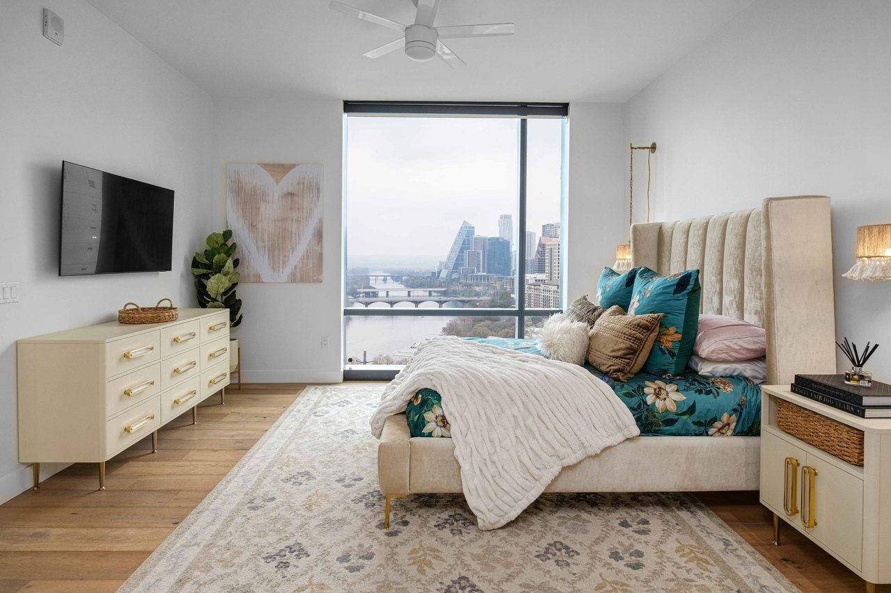 70 Rainey Street #1706