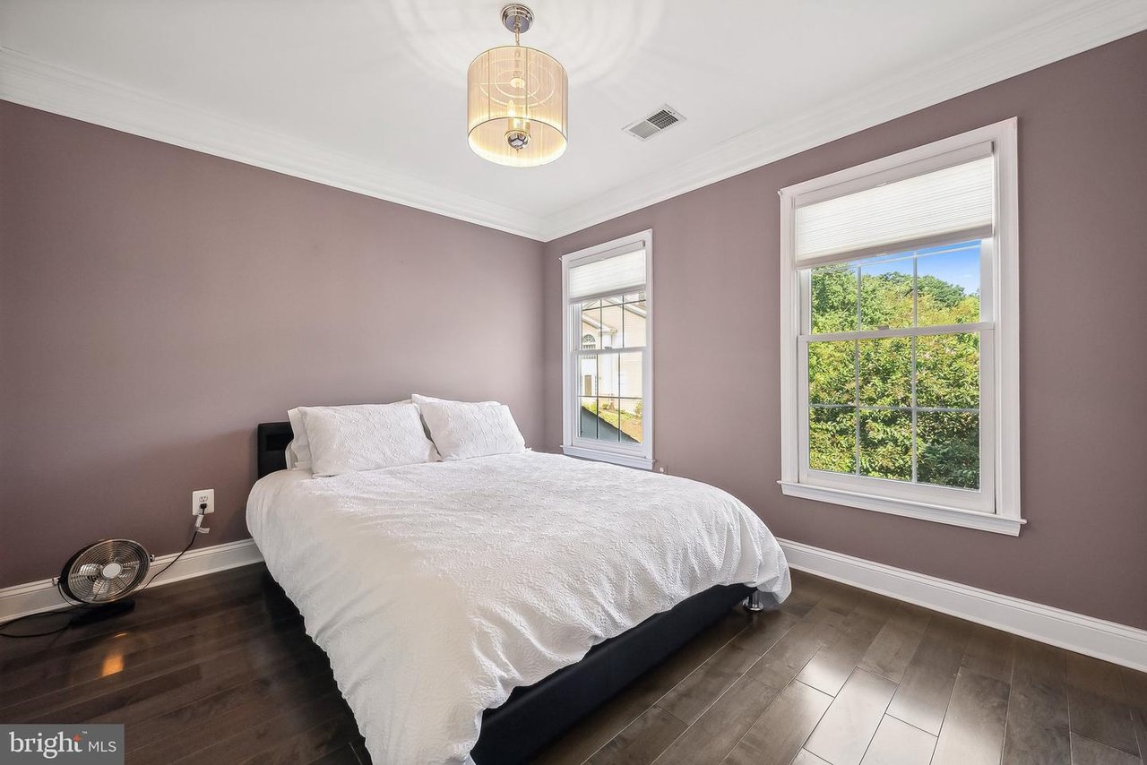 1239 Woodbrook Court