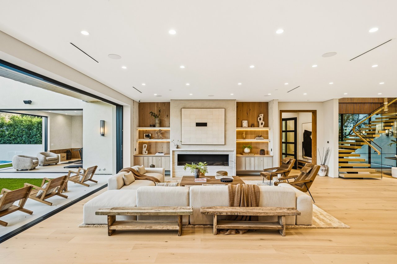 4816 Oak Park Avenue