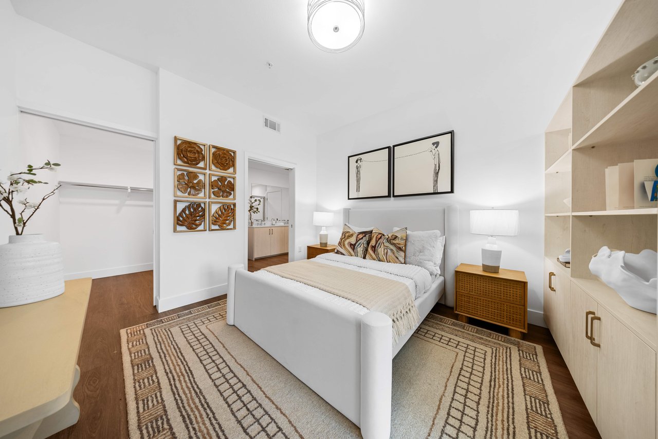 218 N El Molino #403
