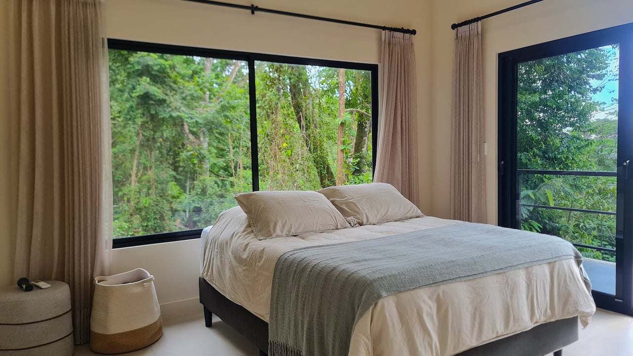 4 Bedroom luxury ocean view home in a Gated Cummunity