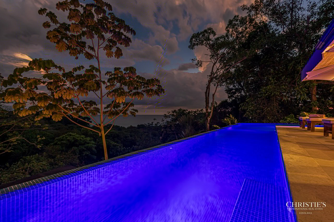 Luxury Hotel Boutique with Ocean Views | Walking distance to the beach | 13.2 Acres