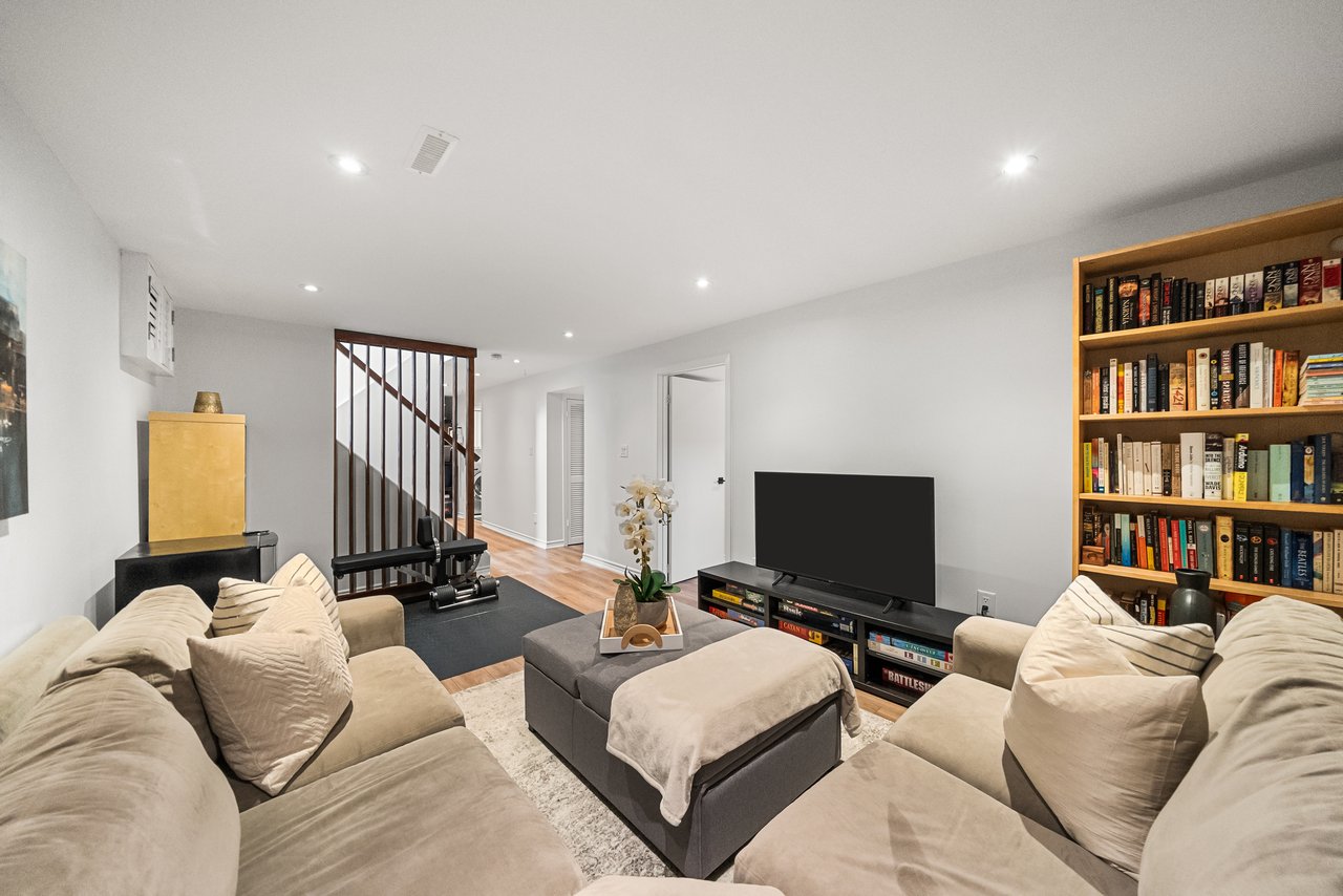 3178 Sir Johns Homestead