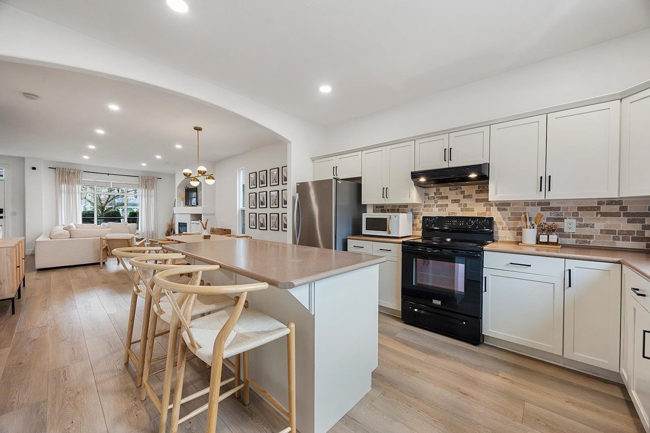 24395 102 Ave
