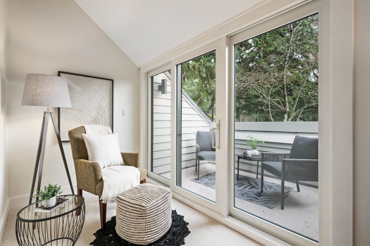 25-4957 Marine Dr