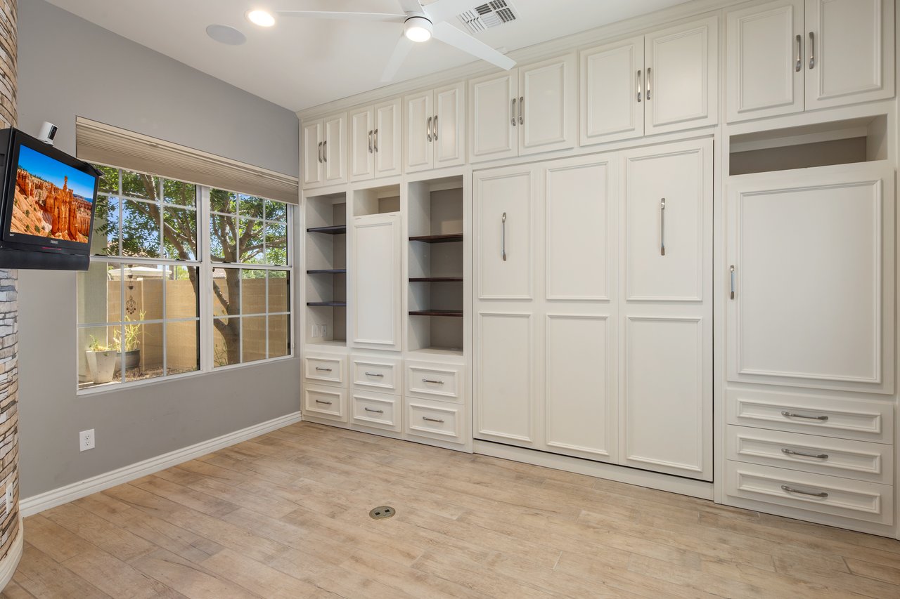 2932 E Madison Vistas