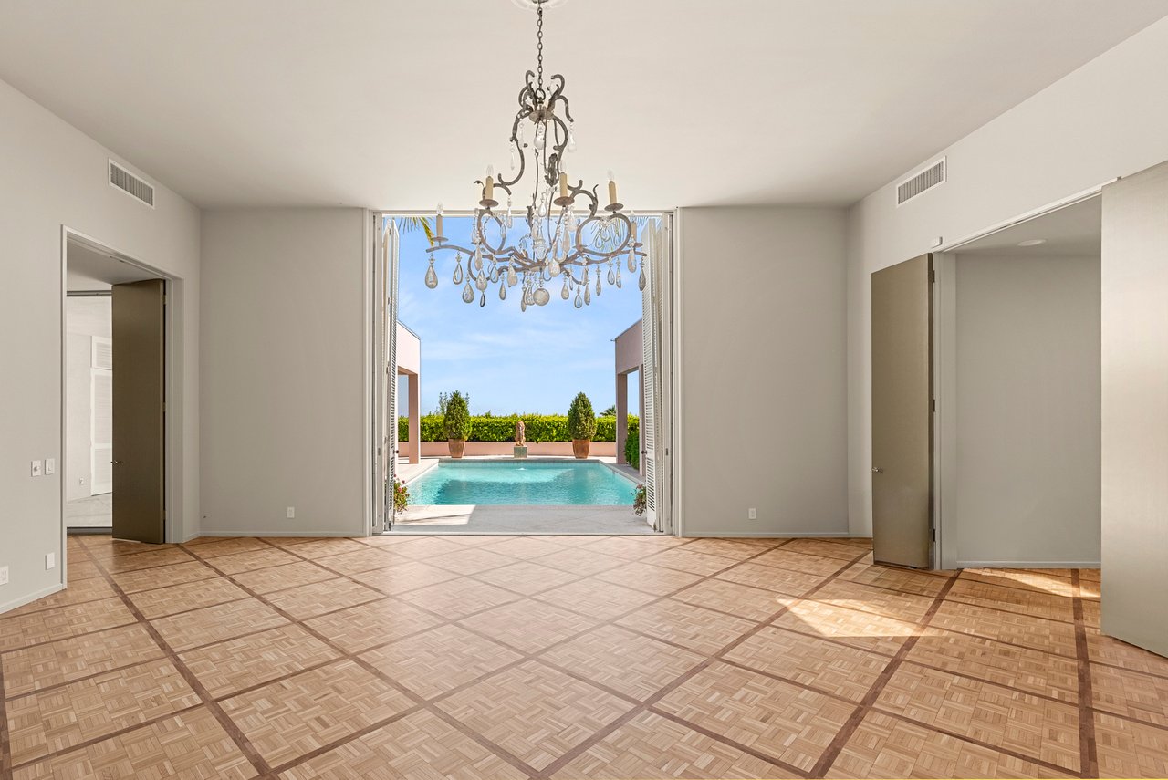 9032 Thrasher Ave, sunset strip